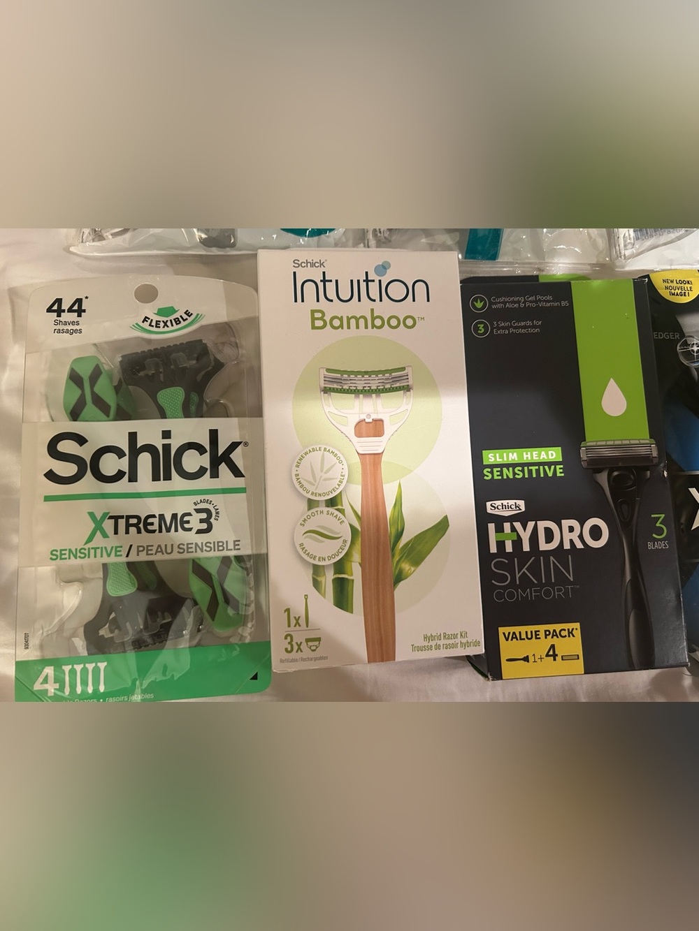 Huge Men’s Razor Bundle 45+ Schick Disposable Razors - Picture 2 of 4